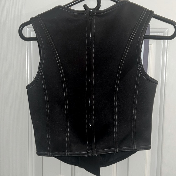 Women’s Small. Black back zipper corset Top.In description there’s 2 style ideas - Picture 7 of 8